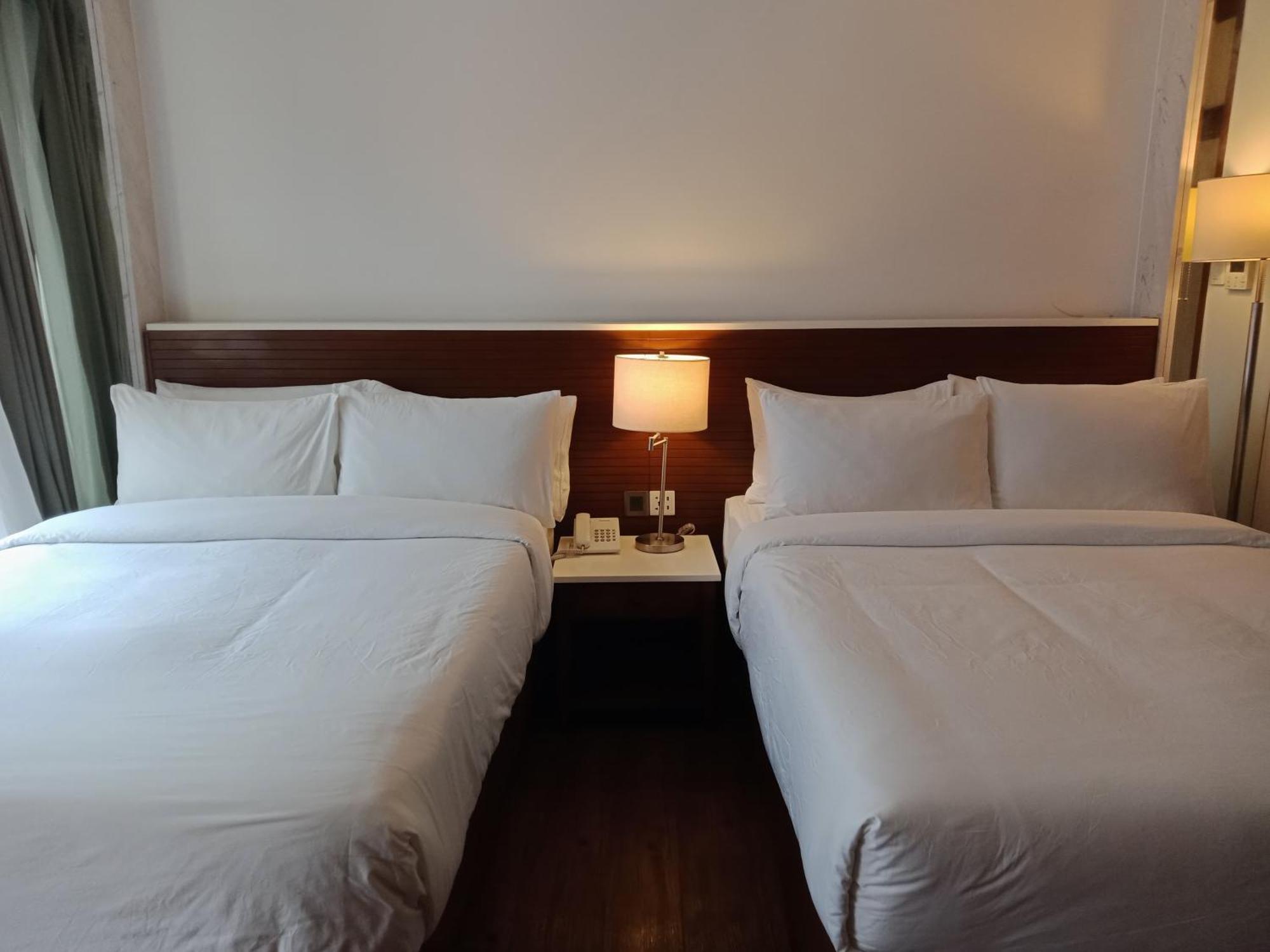 Mandarin White Sand Boracay Manoc-Manoc Bilik gambar