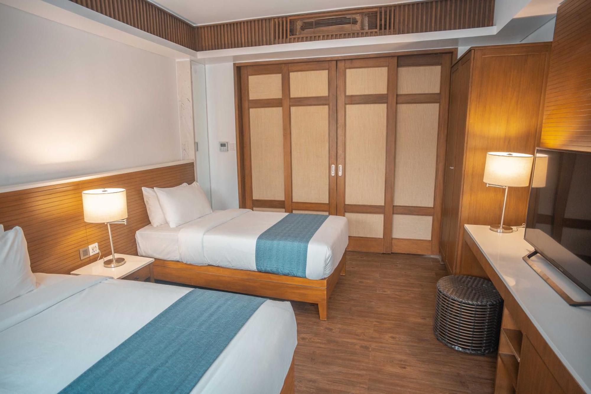 Mandarin White Sand Boracay Manoc-Manoc Bilik gambar